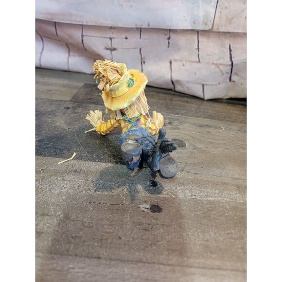 Scarecrow laying‎ down crow hay sunflower fall harvest decor - Picture 3 of 5